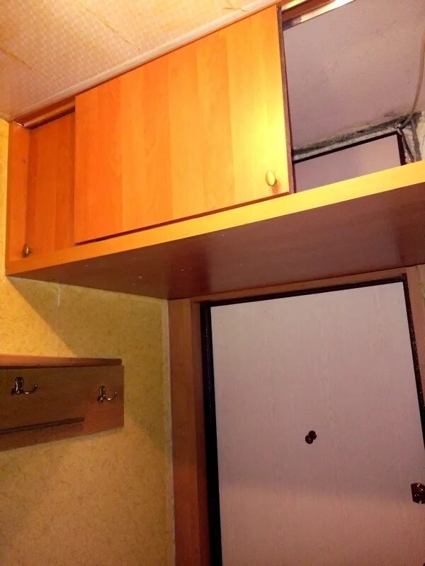 Двери для антресоли. Сделать дверца антресоли. Раздвижные дверцы для антресолей. Дверцы для антресолей. Сделать дверца антресоли.