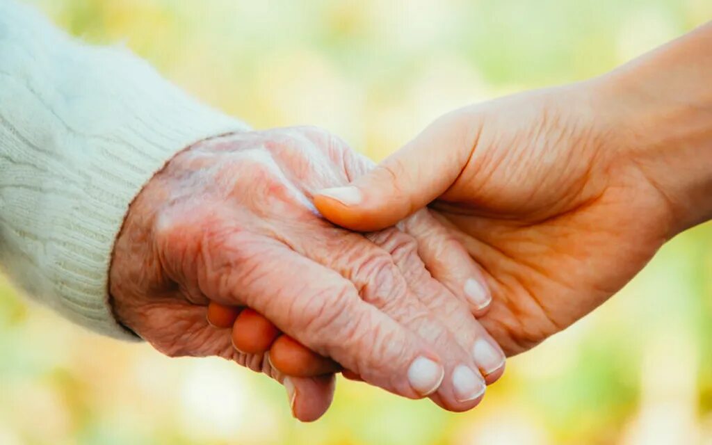 Государственная поддержка пожилых людей. Забота о пожилых. Приемные семьи для пожилых. Пожилые помощь и поддержка.