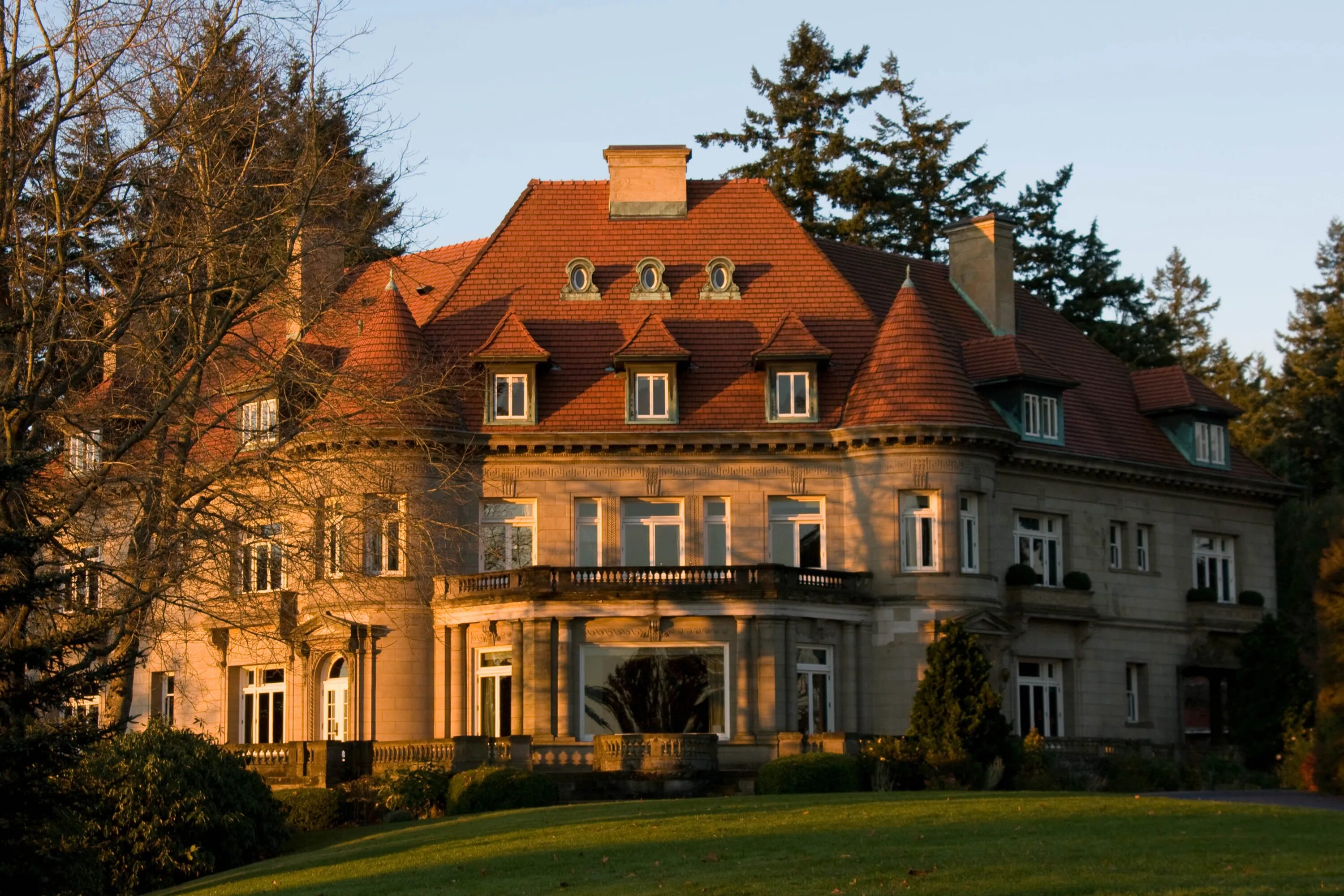 Особняк посетить. Pittock mansion орегон. pittock mansion портленд. portland oregon pittock mansion. особняк лонсдейла швейцария.