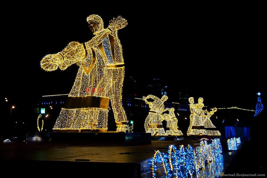 парк победы новогодние украшения. новогодняя москва поклонная гора. парк победы украсили москва. новогодняя москва. салют 9 мая москва кремль.