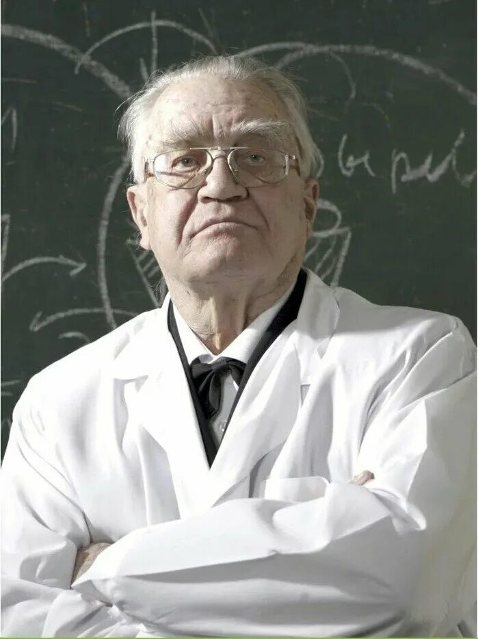 Синицын юрий петрович. Петрович казначеев. Влаиль петро́вич казначе́ев. Академик казначеев. Петрович казначеев.