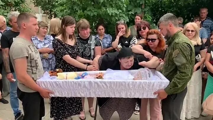 Прощание семьи