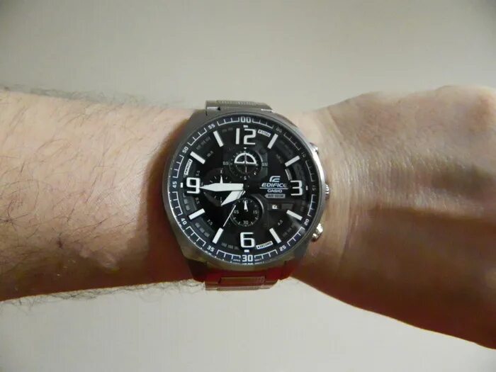 Мужское 19.12 2023. Наручные часы диаметром более 50 мм. Часы 50 мм в диаметре. Часы диаметром 45 мм. Часы 45 мм на руке.