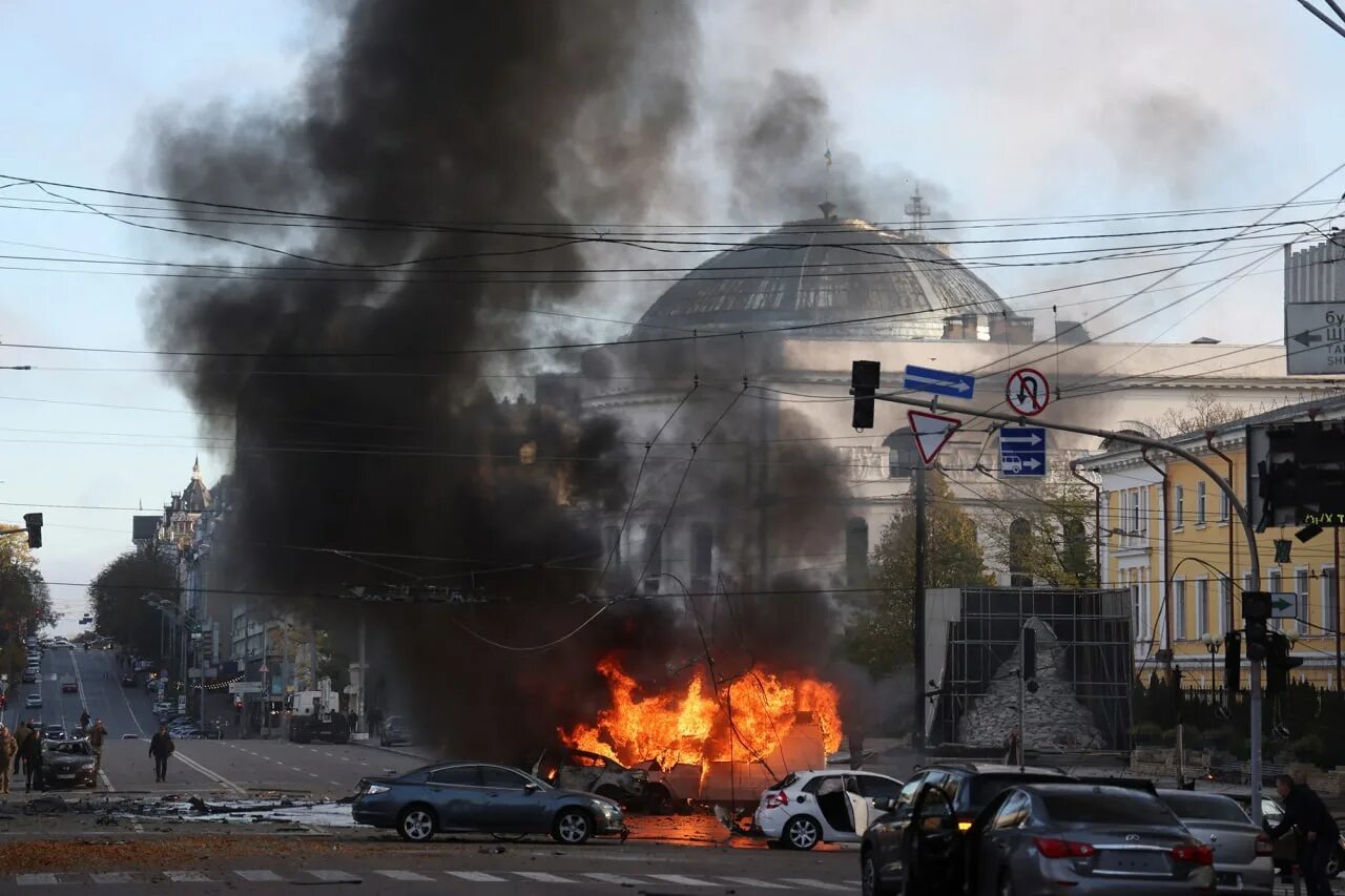 Взрыв в киеве сегодня последние новости. Взрывы на Украине. Ракетные удары по Украине. Взрывы в Киеве.