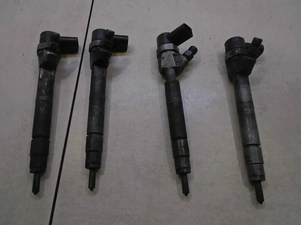 Болт форсунки мерседес 2. 2 cdi. Дизельные форсунки вито 638. Форсунки мерседес 2,2 638. Форсунка на мерседес вито 638 2.