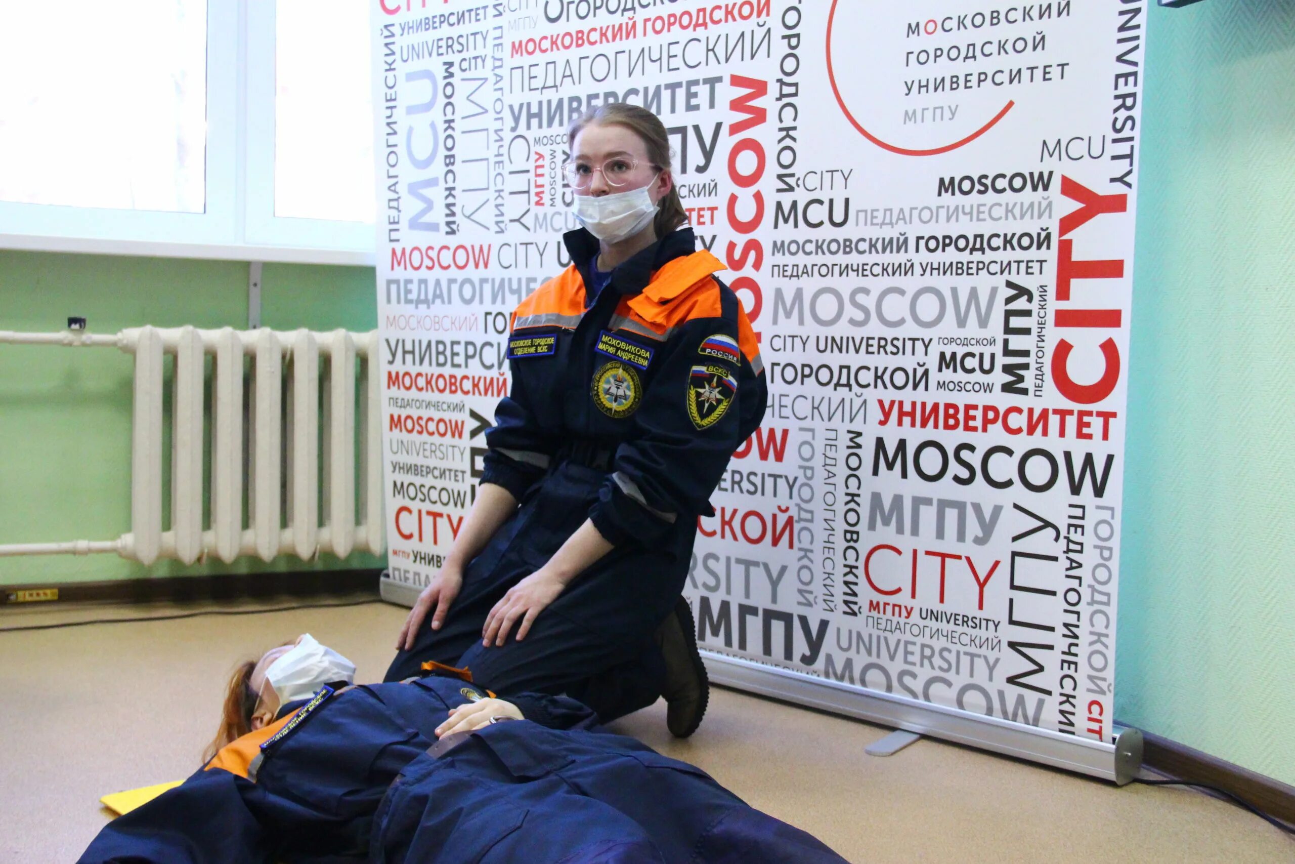 Пройти обучение оказанию первой медицинской помощи. Курсы оказания первой помощи. курсы первой помощи в москве. курсы по оказанию первой медицинской помощи для себя. курсы по оказанию мед помощи тактические.
