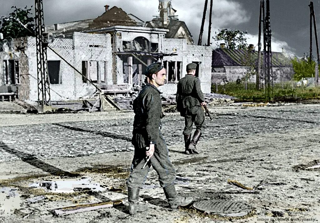 Битва за воронеж в великой отечественной войне. Бои за воронеж 1942-1943. Воронеж 1942. Воронеж 1942. Битва за воронеж 1942 немцы.