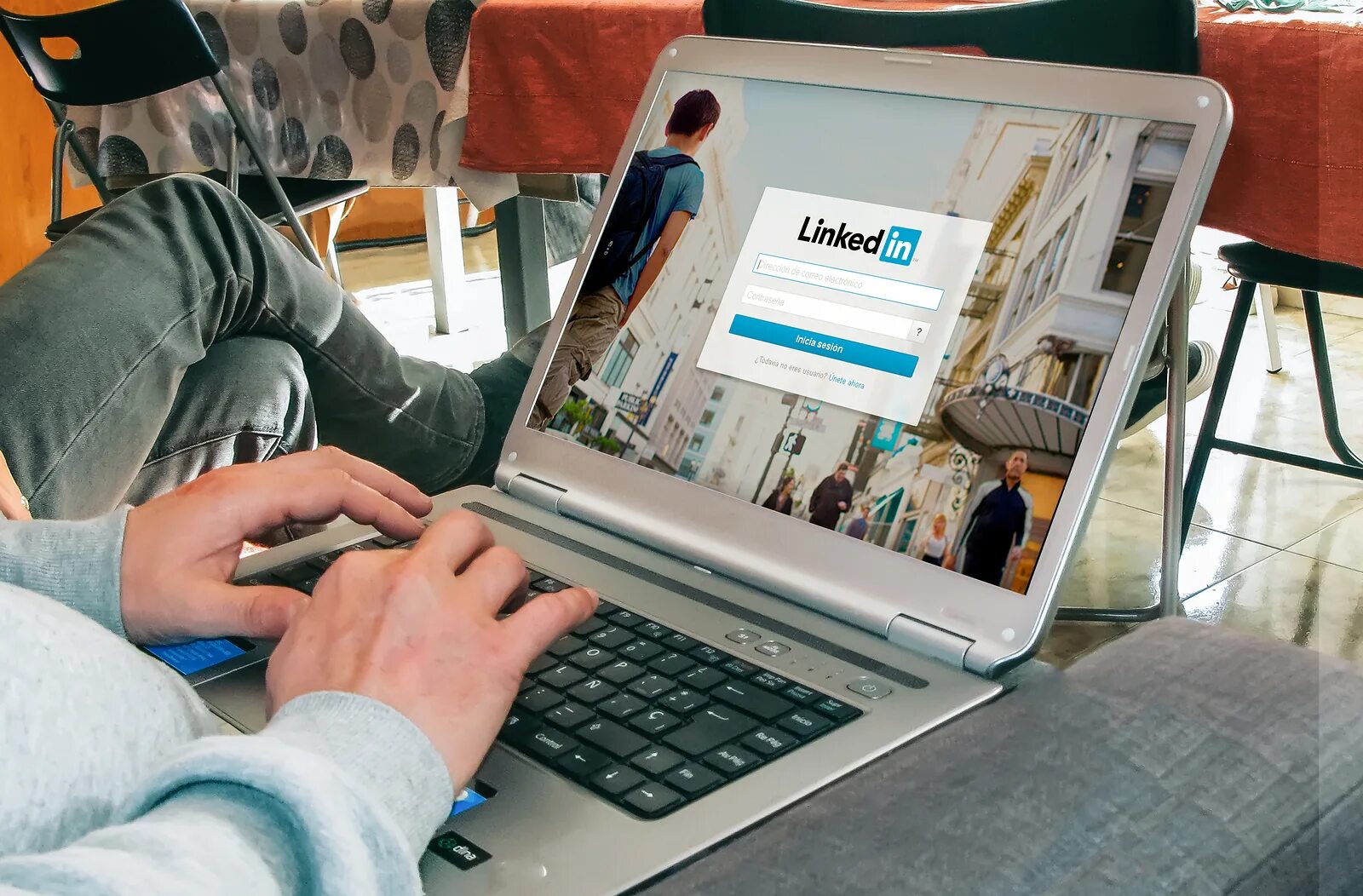 Линкедин это. Линкедин. linkedin социальная сеть. linkedin is. linkedin jobs,.