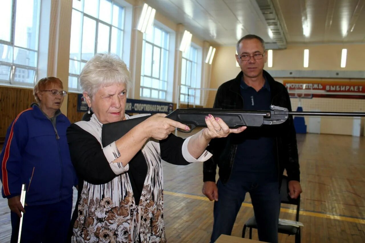 Долголетие оренбург. Новосергиевка Оренбургская область бассейн Дельфин. Новатор Новосергиевка. Новосергиевка музей ВОИ. Новосергиевка Оренбургская область.