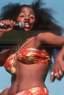 Chaka Khan's Best Throwback Style Moments.