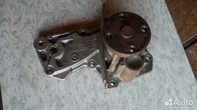 Помпа фокус 3 замена. Форд фокус 1. 1935496 ford. Помпа фокус 2 1. 6.