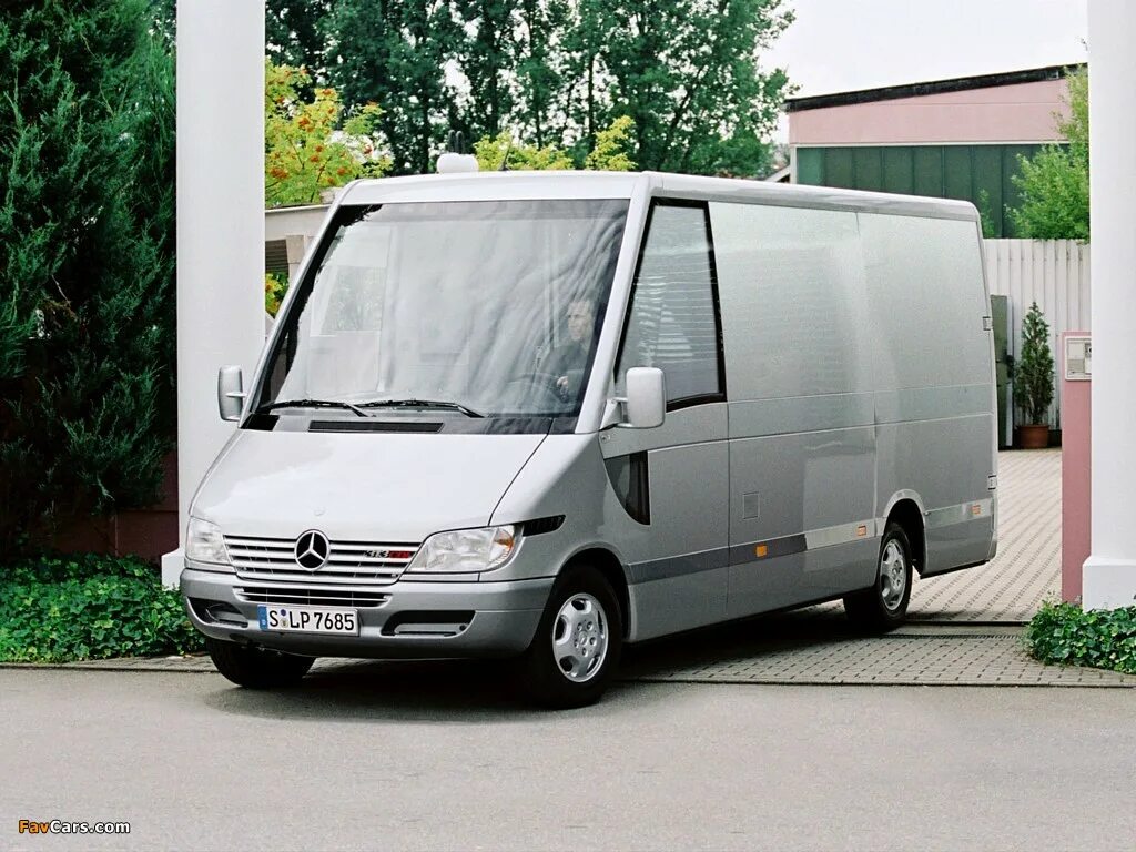 Мерседес спринтер пластиковые. Mercedes-Benz Sprinter 2001. Мерседес Спринтер 2001. Мерседес Бенц Спринтер 2001 года. Mercedes-Benz Sprinter 1995.