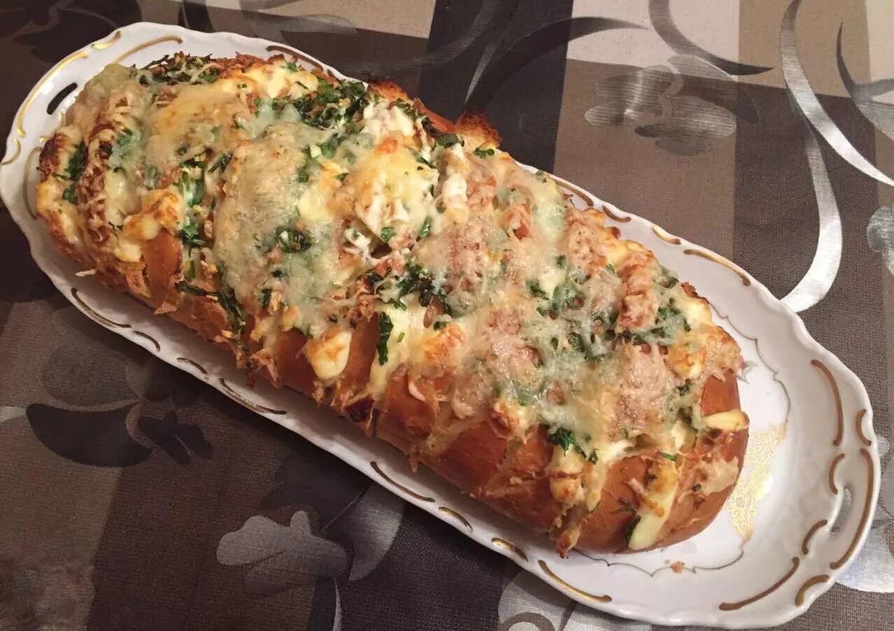 Закуска в батоне. Рецепт фаршированные батон. Батон с начинкой. Рецепт фаршированные батон. Рецепт фаршированные батон.