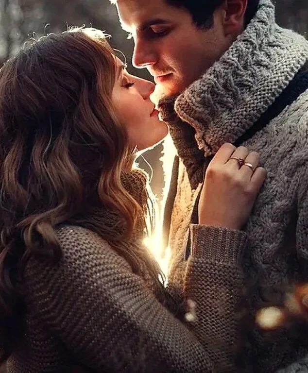 Люблю зиму. Хочу тебя согреть. Раствориться в нежности любви. Нежность любовь зима. Хочу обнять и поцеловать.