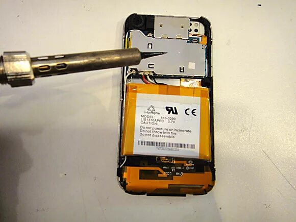 Ёмкость батарейки iphone 2g. Айфон 2 аккумулятора. Iphone 2g акб. Аккумулятор на айфон 2g. Iphone 2g.