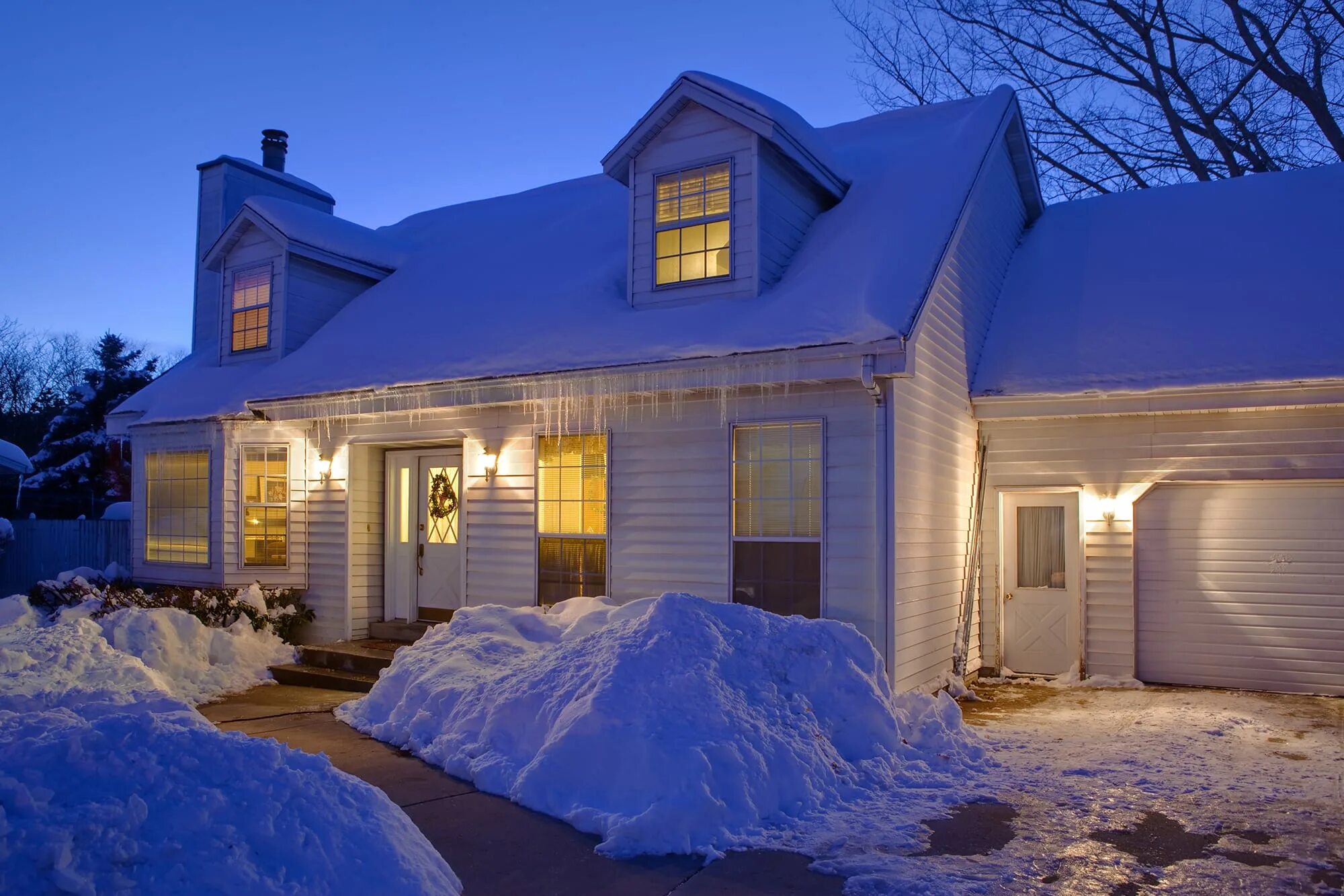 Винтер Хаус дом. Зимний дом. Дом зимой. Загородный дом зимой. Загородный дом зима