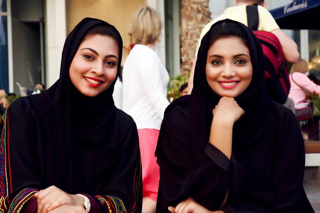 девушки арабских эмиратов. принцесса абу даби стиль. девушки арабских эмиратов. оаэ арабы-эмиратцы. женщины дубая никабы.