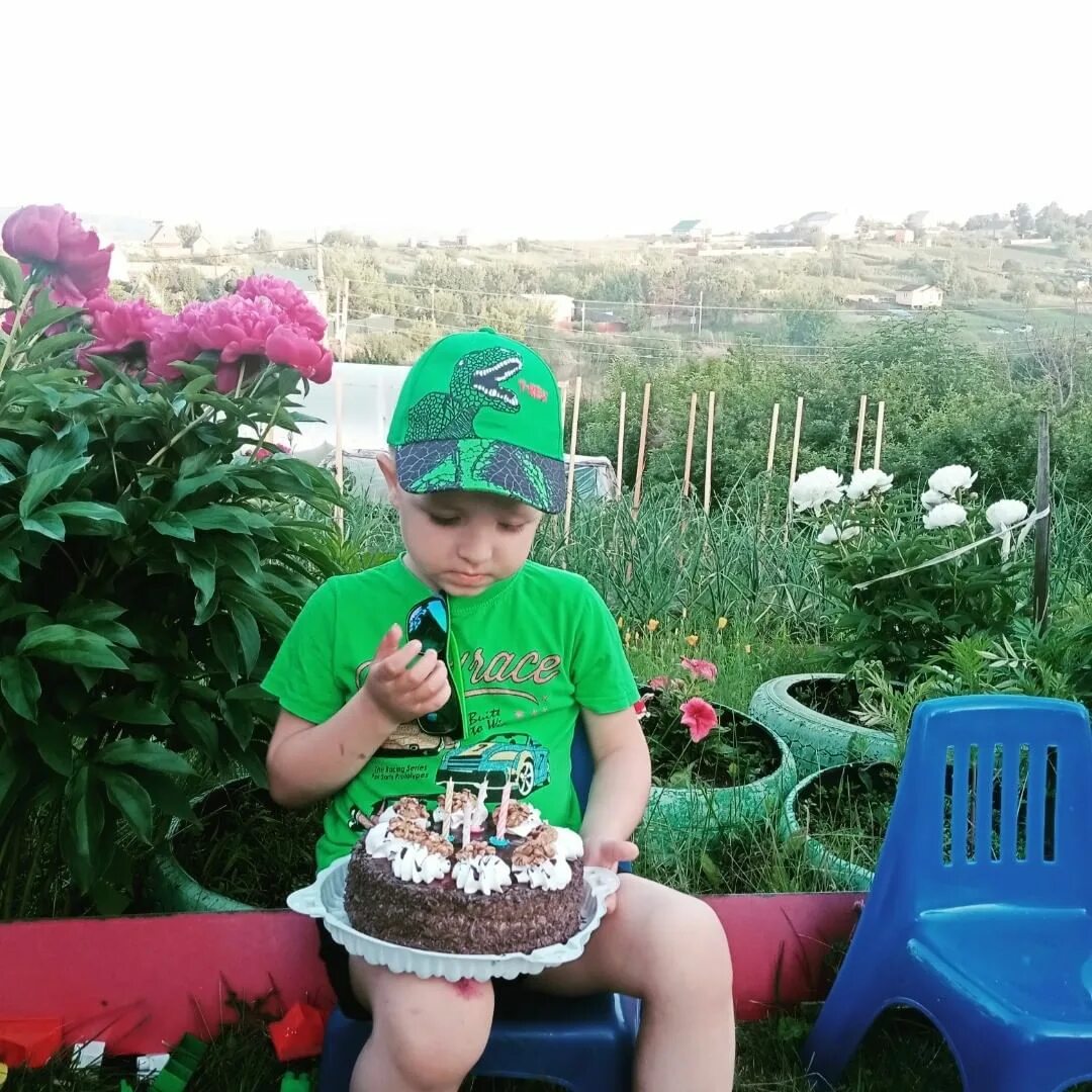 учитель изобразительного искусства. цум сувениры. калабина лешик 70 лет семикаракоры. калабина лешик 70 лет семикаракоры. город семикаракорск ростовской.