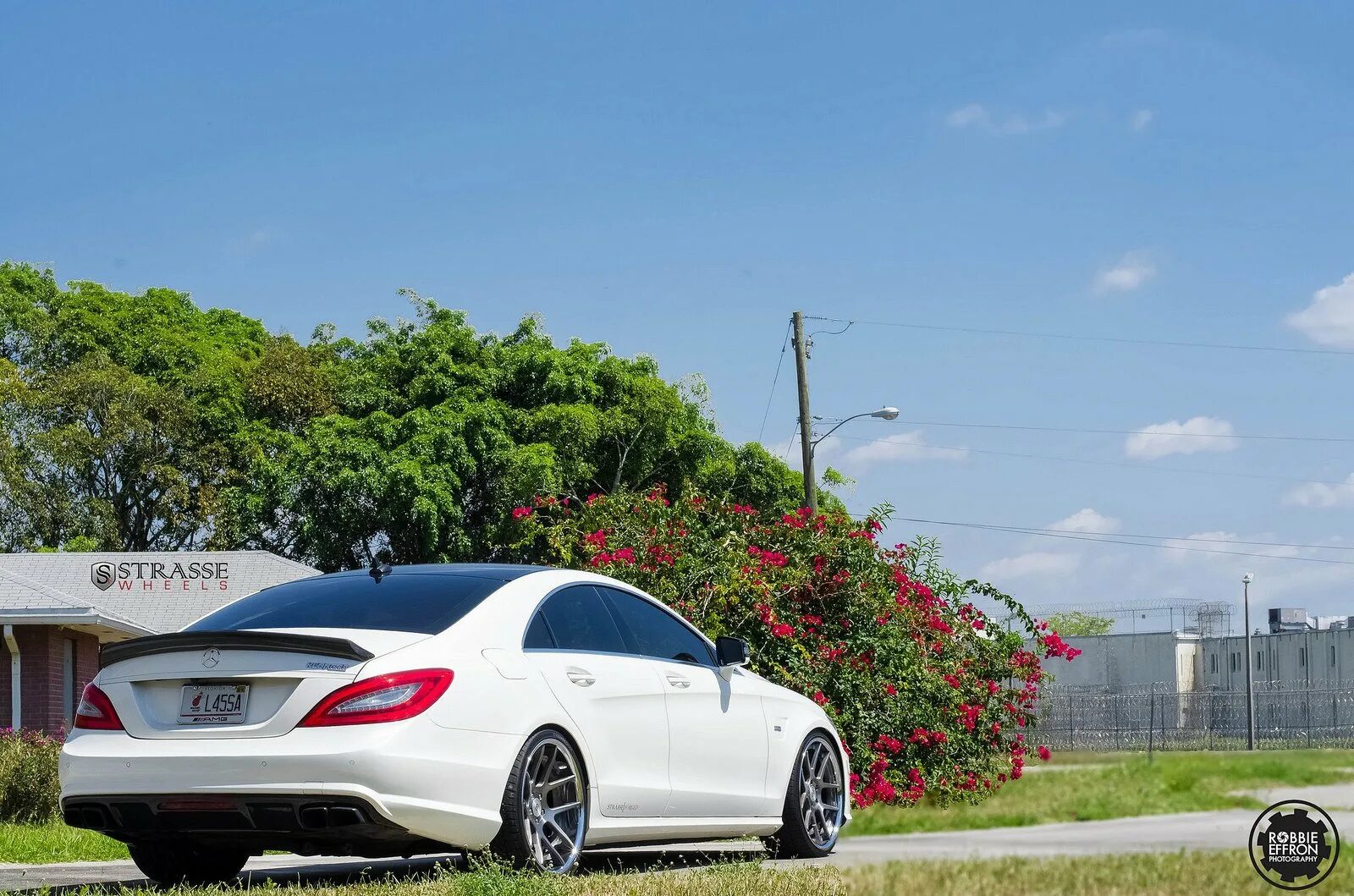 Mercedes CLS 63 AMG. Мерседес ЦЛС 63 АМГ. Мерседес банан CLS 63 AMG. Mercedes Benz CLS 63 AMG Tuning. Цлс венгалби фото