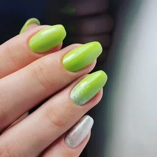 Зелено серебристый маникюр