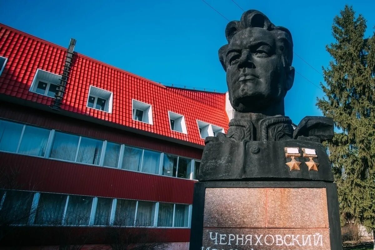 Санаторий имени черняховского с рышково курская область. Санаторий имени и. Черняховского, село рышково. Черняховского. Черняховского.