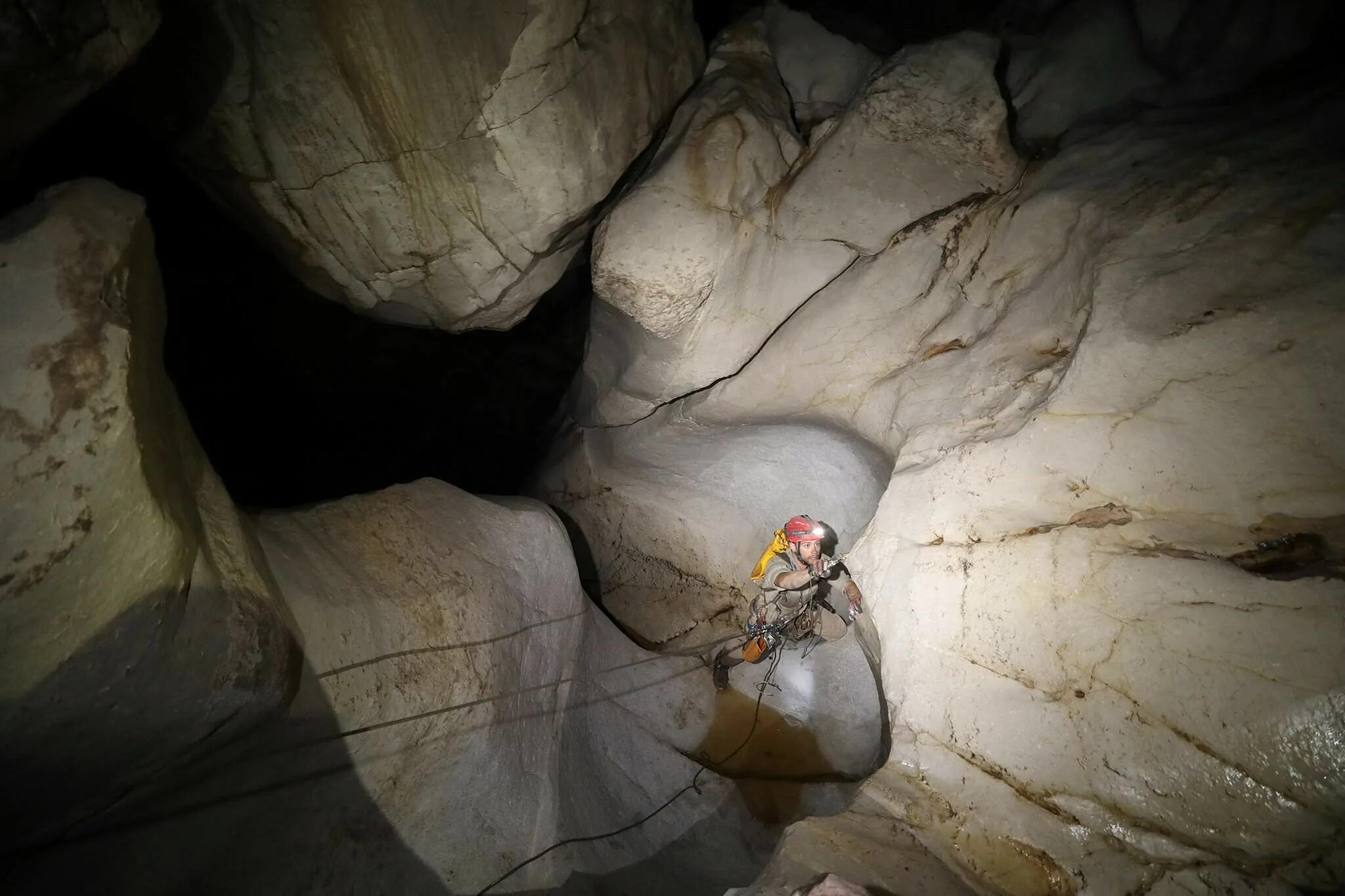 Пещера Бонито в Бразилии. В пещере Нахаль-Хемар. Саблинские пещеры могила спелеолога. Где расположена пещера