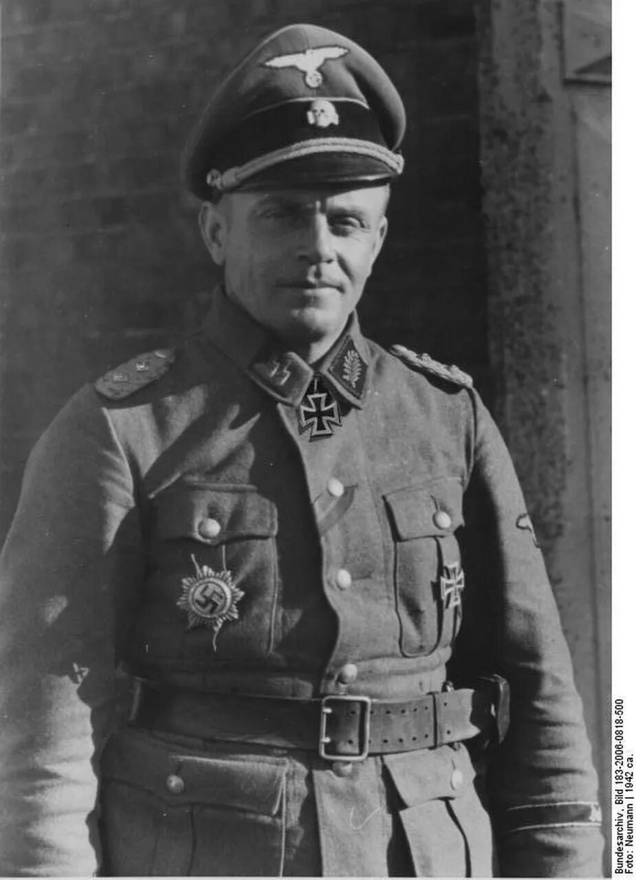 Полк сс. Штандартенфюрер СС Хайнц Хармель. Генерал Ваффен СС.