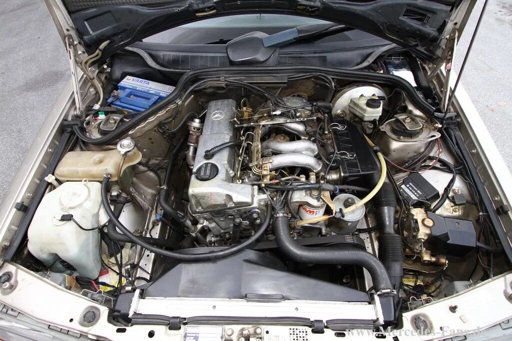 Мерседес 124 2. Мерс 124 2 2 плита мотор. Двигатель мерседес 124 дизель. Мотор w124 2. Мерседес w124 2 5 дизель.