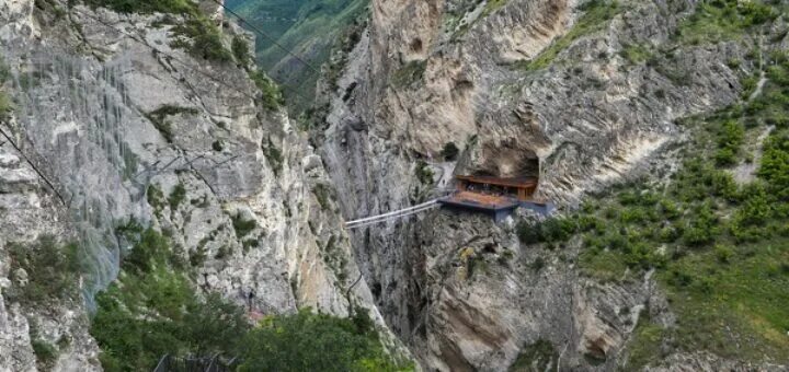 Пещера нохъо республика дагестан фото. Пещера в сулакском каньоне нохъо. Сулакский каньон пещера нохъо. Пещера нохъо дагестан сулакский каньон. Нохъо сулакский каньон.