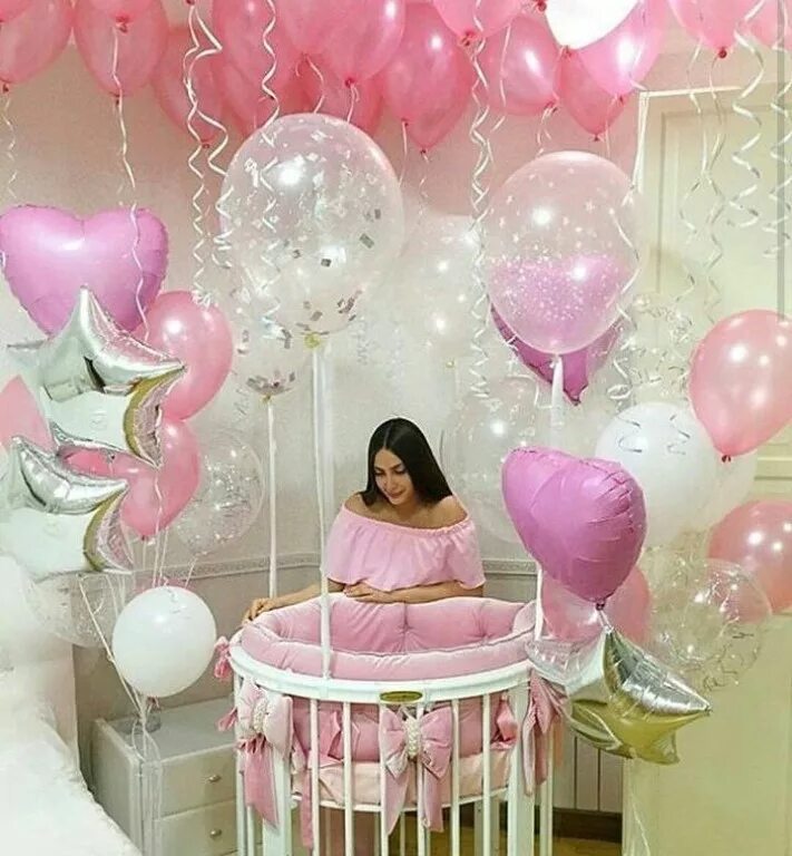 Квартиры после выписки. Украсить комнату на выписку. Шары на выписку из роддома. Украшение комнаты на выписку из роддома. Стильные шары на выписку.