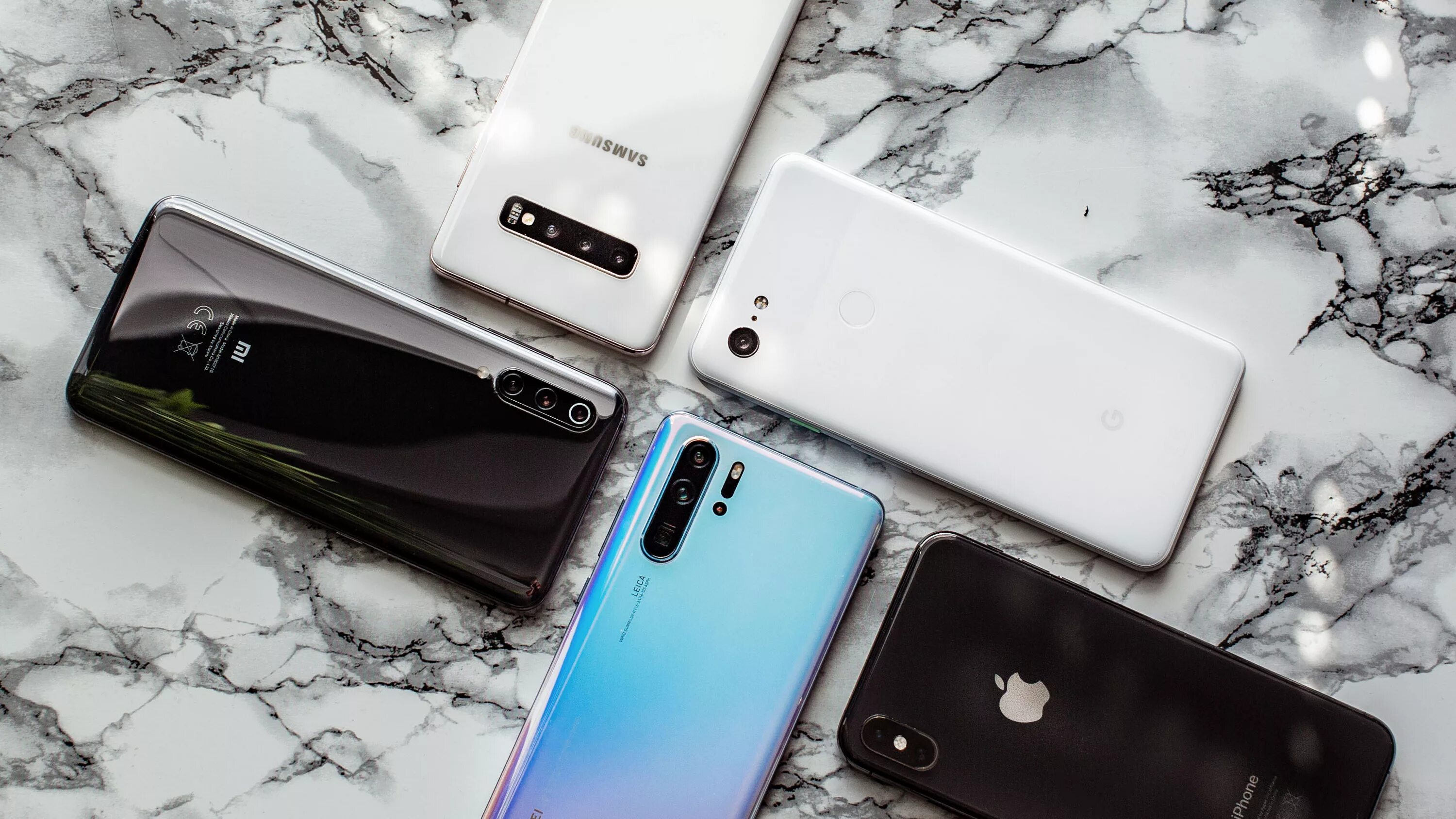 Xiaomi honor huawei. Айфон самсунг Сяоми. Айфон самсунг Хуавей. Apple Samsung Xiaomi Huawei. Iphone Samsung Xiaomi.