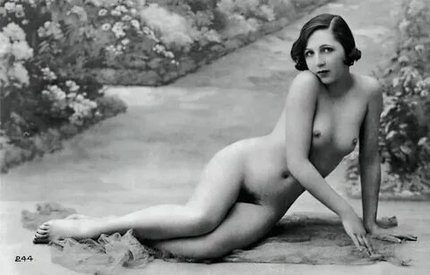 Vintage Nude Women Volume 1.