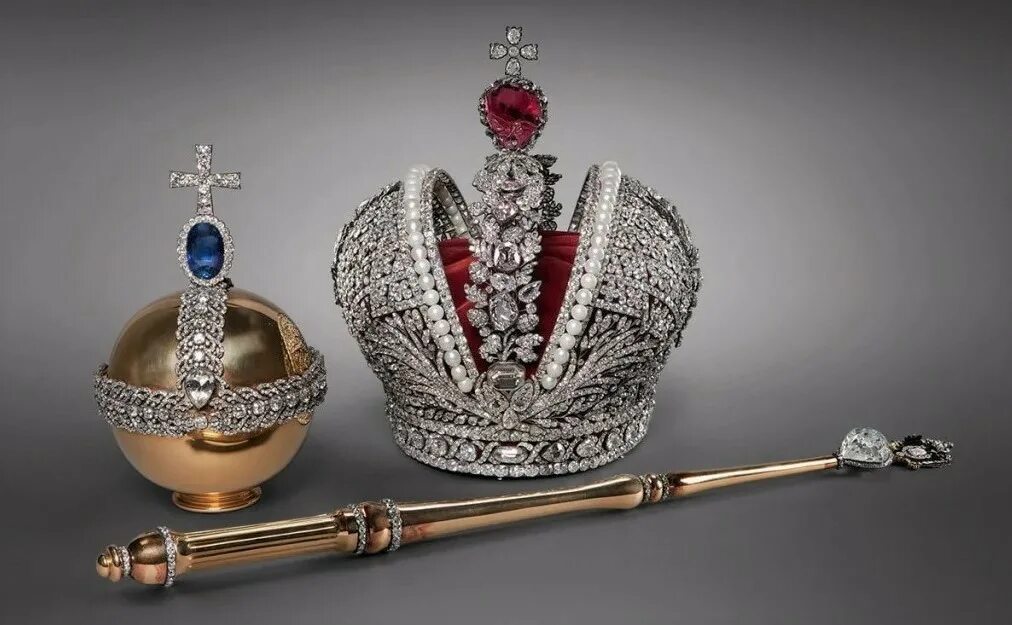 Держава вместе. Корона скипетр держава. алмазный фонд скипетр держава императорская корона. корона и скипетр российской империи. императорский скипетр российской империи.