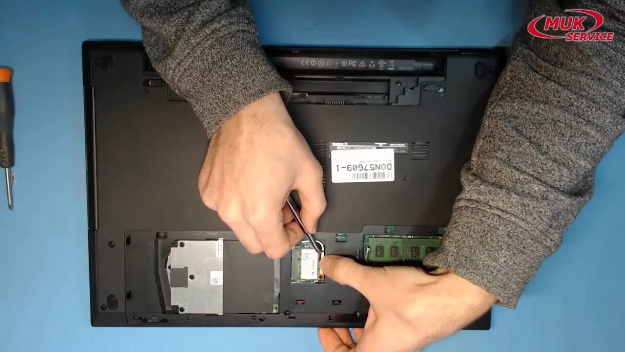Как разобрать ноутбук dell inspiron n7110 Как я разбирал Dell 3521 (Inspiron 15) YouTube