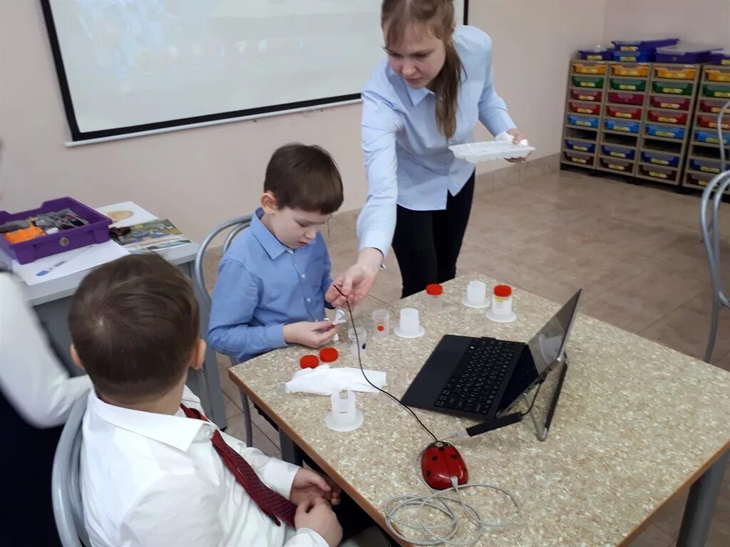 Экспериментальная деятельность младших школьников. Цифровая лаборатория «наураша в стране наурандии» - 8 модулей + стойка. интерактивная детская лаборатория «наураша в стране наурандии. наураша цифровая лаборатория опыты. цифровая лаборатория для дошкольников.