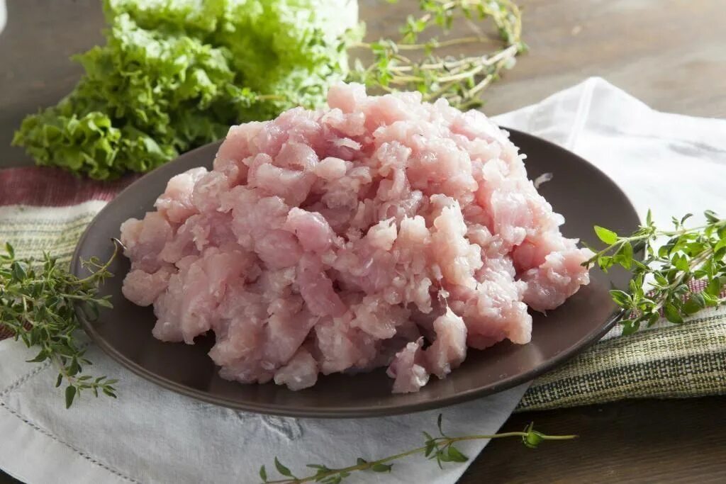 Фарш из филе курицы. Фарш рыбный. фарш из индейки. фарш индюшиный. фарш из грудки индейки.