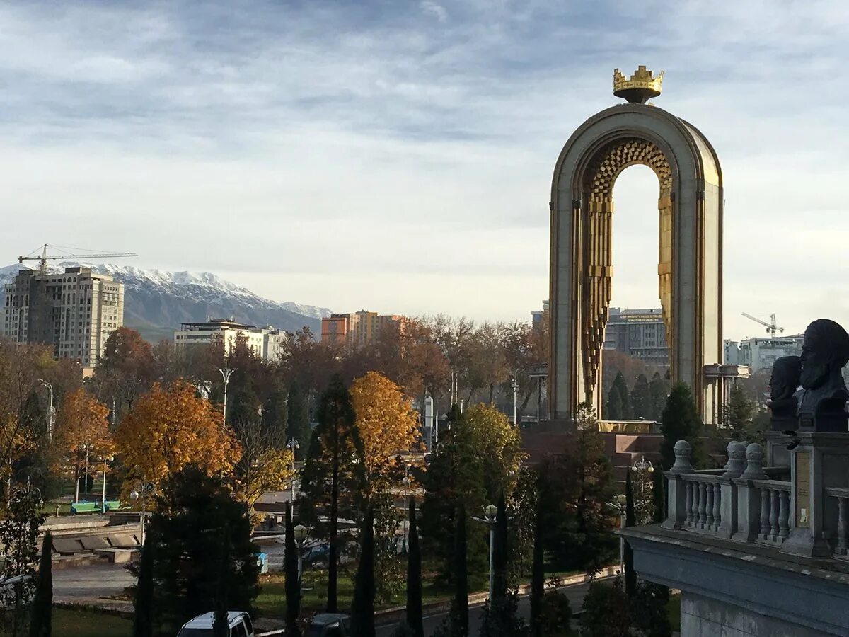 Столица Душанбе столица Таджикистана. Душанбе столица памятник Самани. Таджикистан город Душанбе город. Таджикистан Душанбе Таджикистан.