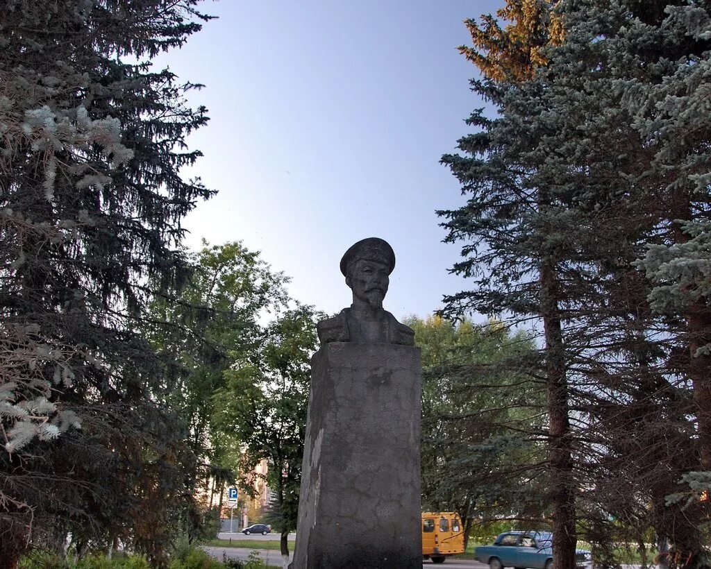 памятник ларе в хотьково. памятники в хотьково московской области. хотьково памятник. памятник хотьково. мемориал хотьково думиничи.