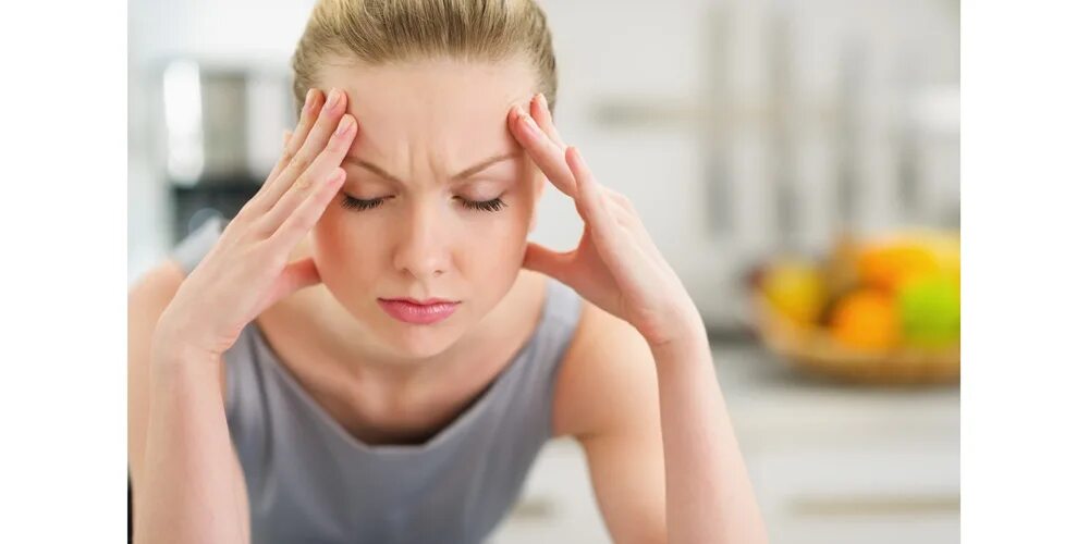 Stress video. бизнесмен устал. эстрес. стресс. Cefaleea.