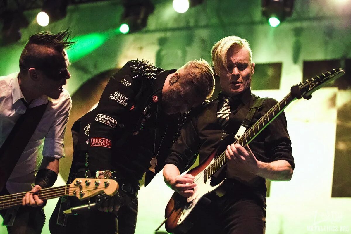 Poets of the fall слушать. Поетс оф зе фол солист. Группа poets of the Fall. Poets of the Fall фото группы. Poets of the Fall гитарист.
