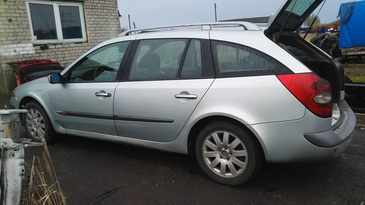 Рено лагуна 2 универсал дизель. Рено Лагуна 2 универсал. Renault Laguna 2006 универсал. Рено Лагуна универсал дизель. Рено Лагуна 2005 универсал.