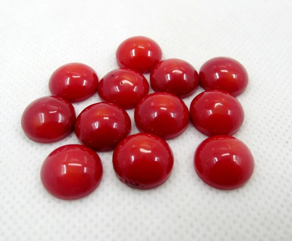 Горный коралл камень. Драгоценный коралл. Камни гранат коралл малахит. Коралл камень. Украшения с кораллом и бриллиантами.