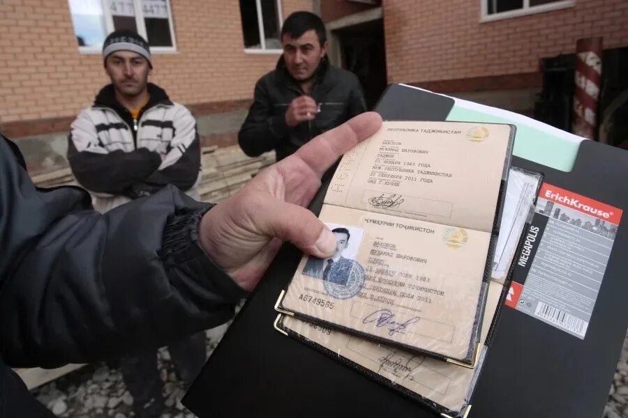 Уголовные дела по мигрантам. Полиция и иностранные граждане. Уголовные дела по мигрантам. Прописка мигрантов. Уголовные дела по мигрантам.