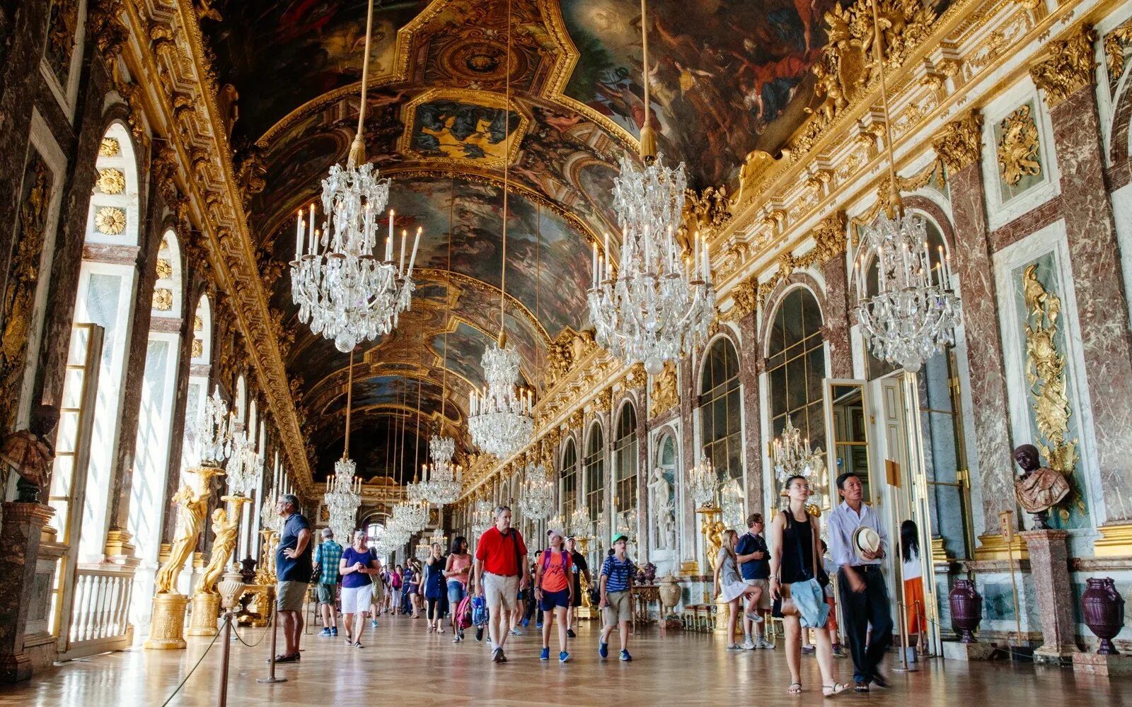 Версальский дворец. Версаль Париж. Версальский дворец в Париже внутри. Показы мод в Версальском Дворце. Время версаль