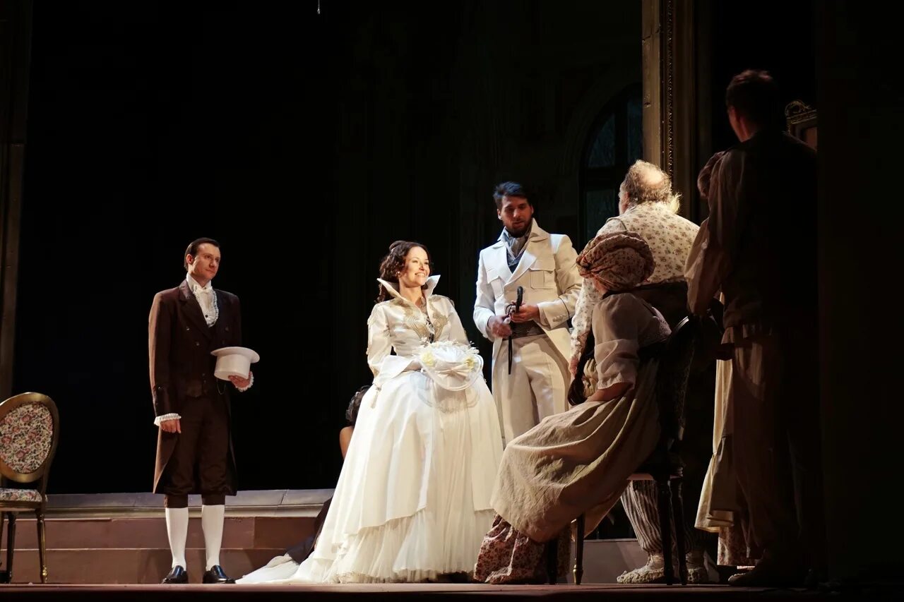 спектакль по щучьему велению. спектакль собака на сене театр горького. спектаклях «иванов dscjwrbq. пьеса дачники. театр горького 2022.