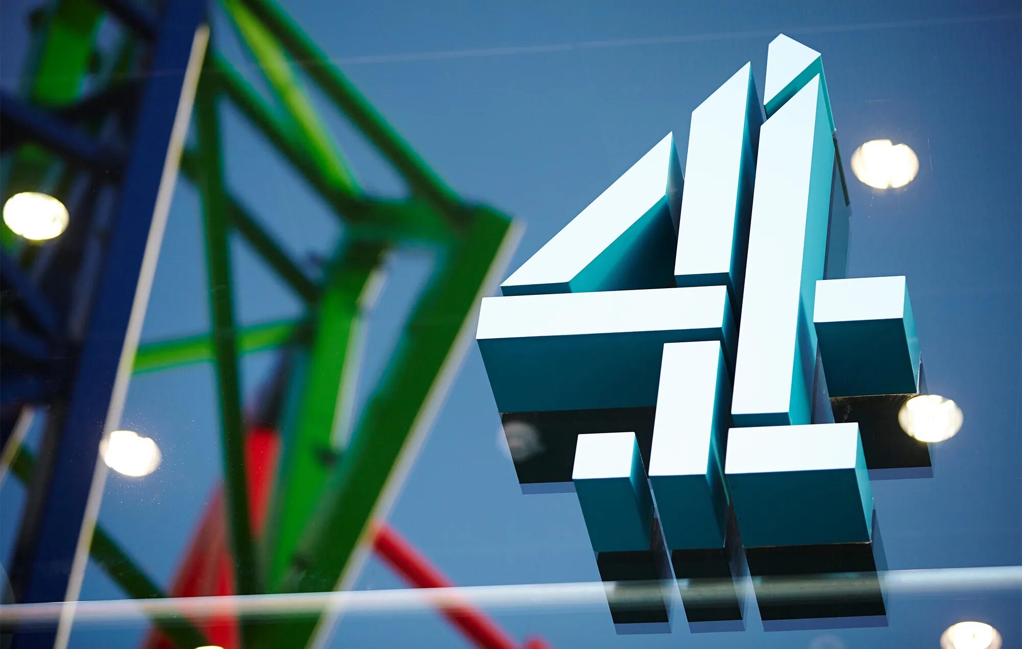 Канал а 4 0. Channel 4 Britain. Channel 4 Hub. Channel 4 программы. Channel 4 great Britain.