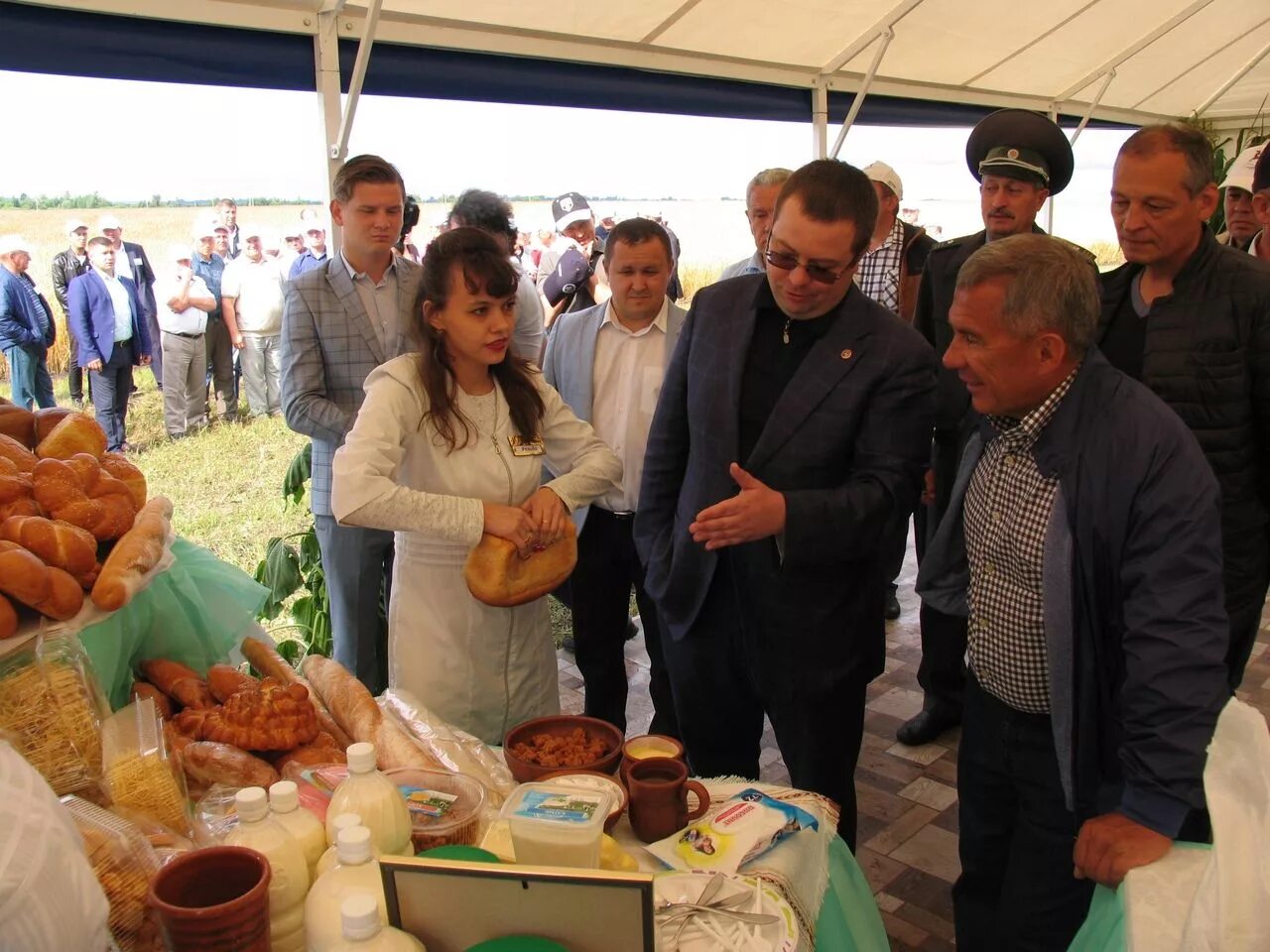 С Билярск Алексеевский район Татарстан. Минниханов в Алексеевском районе. Минниханов посетил ферму. Рп5 Алексеевское РТ. Погода в алексеевском татарстан на неделю