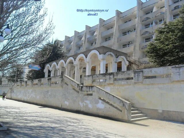 Феодосийский краеведческий музей. Феодосия восток санаторий. Феодосия санаторий медея восход. Медея феодосия санаторий. Медея феодосия.