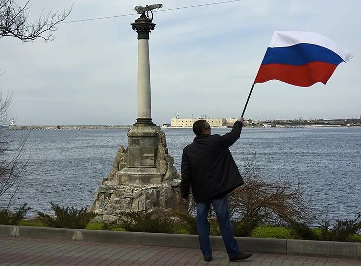 Правительство севастополя губернатор. Правительство севастополя. севастополь флот. губернатор г. севастополь. севастополь бухта.
