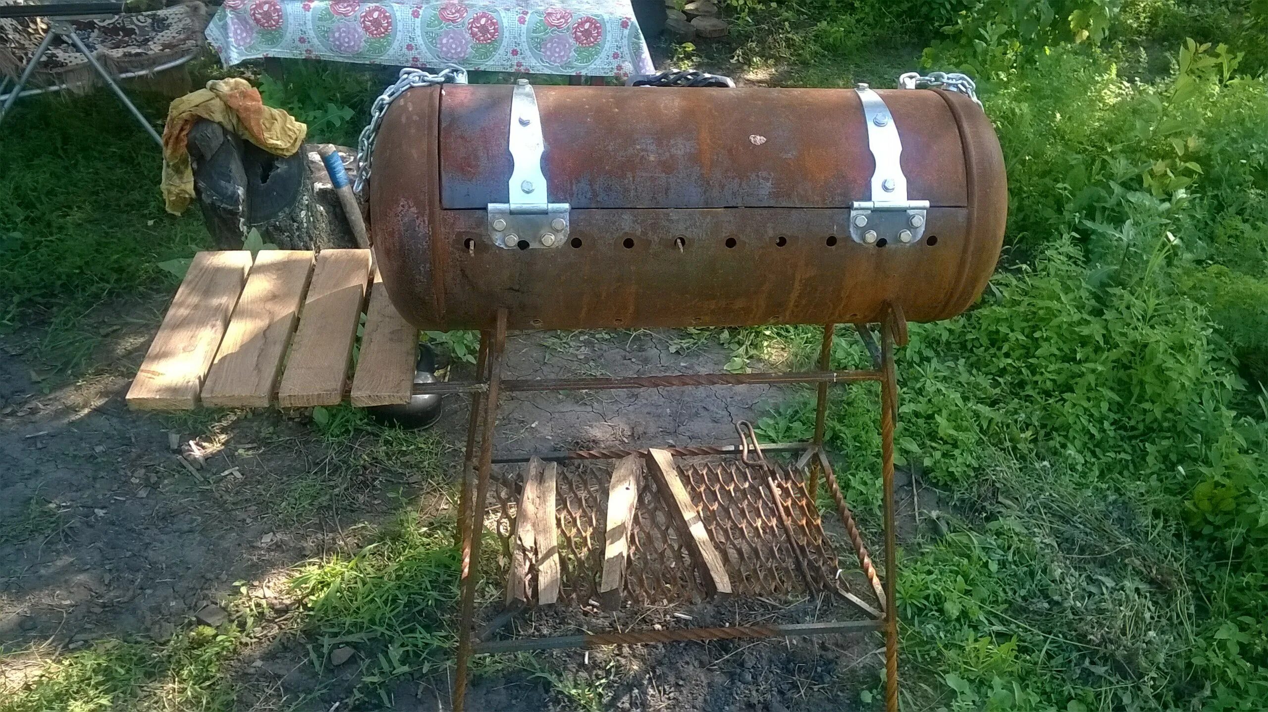 Что можно сделать из старого газового. Что можно сделать из старого газового. Мангал из газового баллона. Из газовой плиты. Коптильня из старой газ плиты.